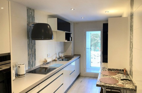San Pedro de Alcantara Apartment | Luxury Beachside Apartment, In San Pedro/Puerto Banus, Marbella, Costa Del Sol