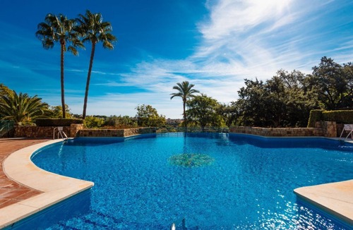 Elviria Apartment | Luxury holiday home with sea views in Elviria Hills