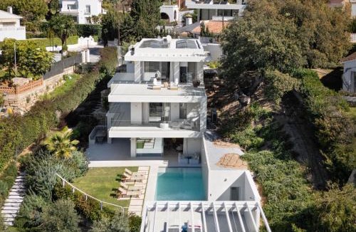 Elviria Villa | Luxury Villa Alma Pool, Garden & Parking