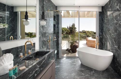Elviria Villa | Luxury Villa Alma Pool, Garden & Parking