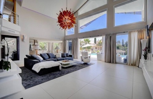 Nueva Andalucia Villa | Luxury Villa - Los Naranjos Golf Club