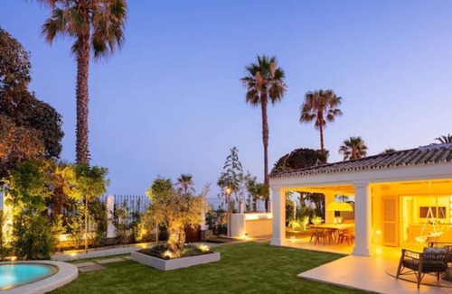 Golden Mile Villa | Luxury villa on the beach in Marbella Golden Mile