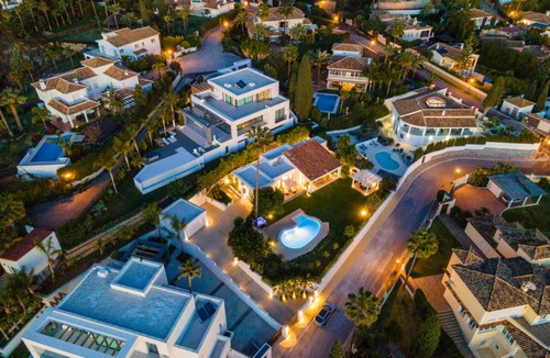 Urbanizacion el Rosario Villa | Luxury Villa with High Security, Pool & Jacuzzi