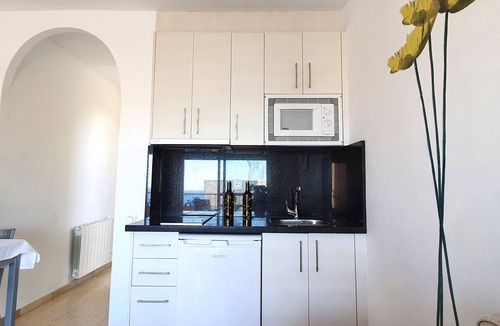 Golden Mile Apartment | Magnificent 10th-Floor Studio with Sea Views