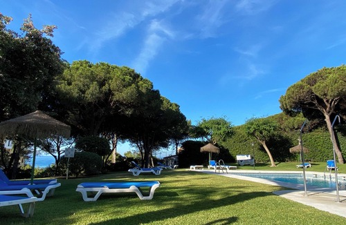 Cabopino Apartment | Magnificent view, new refurbished apartment near Marbella