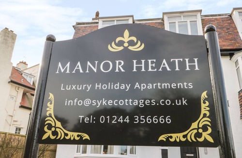 Scarborough Apartment | MANOR HEATH APARTMENT 4, pet friendly in Scarborough