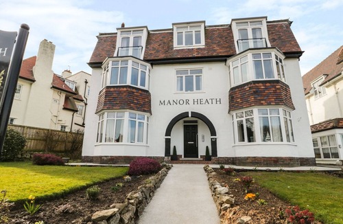 Scarborough Apartment | MANOR HEATH APARTMENT 4, pet friendly in Scarborough