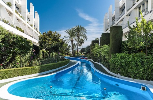 Marbella City Centre Apartment | MARBELLA CENTER, BEACHFRONT WITH PRIVATE PATIO