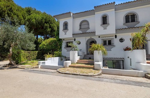 Cabopino House | Marbella with Sea View, Shared Pool - 5 Bedrooms