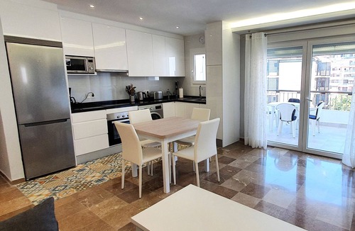 Golden Mile Apartment | Modern 2-Bedroom Apartment in Edificio Marápolis, Marbella Centre