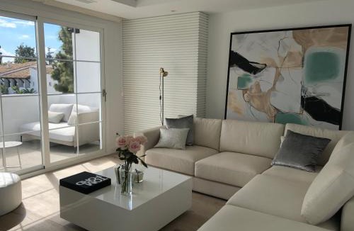 Golden Mile Apartment | Modern Apartment Puente Romano