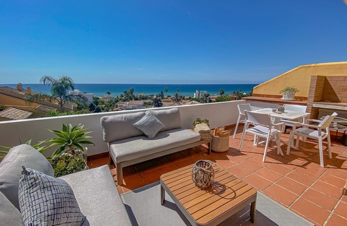 Urbanizacion Costabella Apartment | Modern beachside Penthouse with amazing sea views in Costabella, Marbella