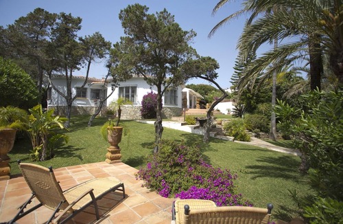 Urbanizacion Marbessa Villa | Modern Family Villa close to the beach & private pool possible to heat.