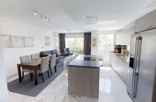 San Pedro de Alcantara Apartment | Modern Gated Apartment near Beach & Puerto Banus