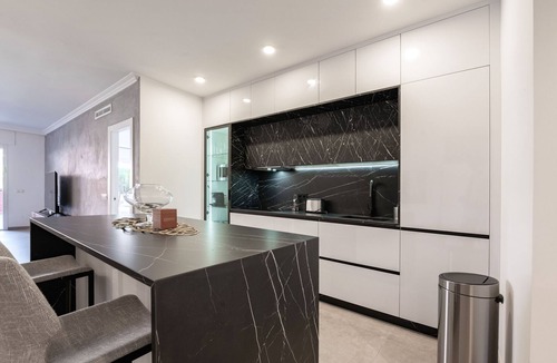 Puerto Banus Apartment | Modern Ground Floor Holiday Apartment – Embrujo Playa, Puerto Banús