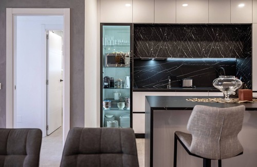Puerto Banus Apartment | Modern Ground Floor Holiday Apartment – Embrujo Playa, Puerto Banús