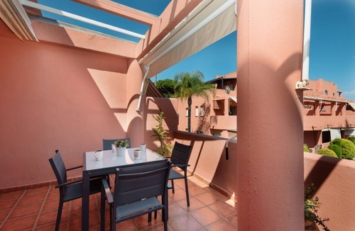 Marbella Apartment | Modern holiday apartment on the beachfront in Costabella, Marbella