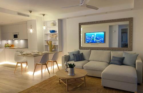 Puerto Banus Apartment | Modern new apartment, sea view and private parking