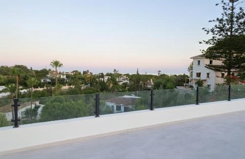 Urbanizacion el Rosario House | Modern Renovated Villa with Panoramic Views in Prestigious El Rosario, Marbella