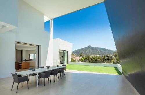 Nueva Andalucia Apartment | Newly Built 6 BDRM Luxury Villa in Nueva Andalucía