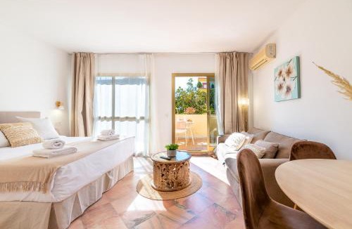 Nikki Beach Apartment | OleHolidays 217 Romana Playa junto al mar