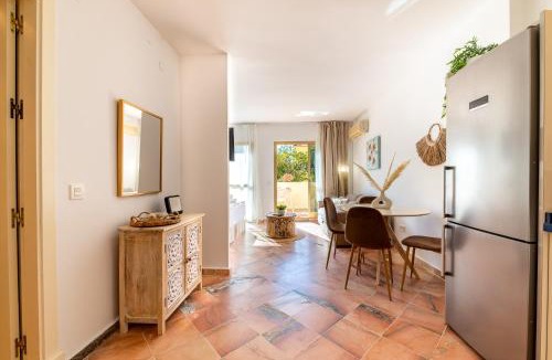 Nikki Beach Apartment | OleHolidays 217 Romana Playa junto al mar