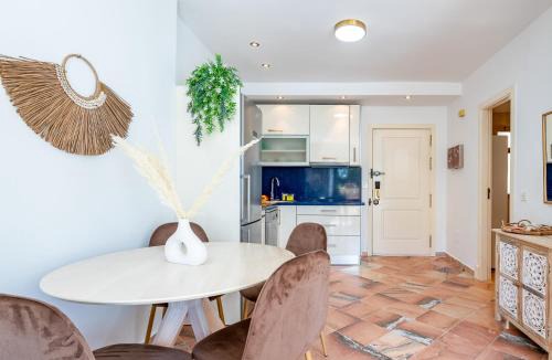 Nikki Beach Apartment | OleHolidays 217 Romana Playa junto al mar
