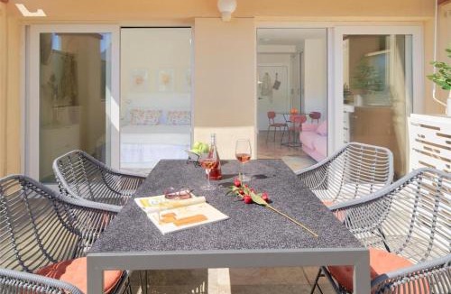 Nikki Beach Apartment | OleHolidays 422 Romana Playa junto a la playa