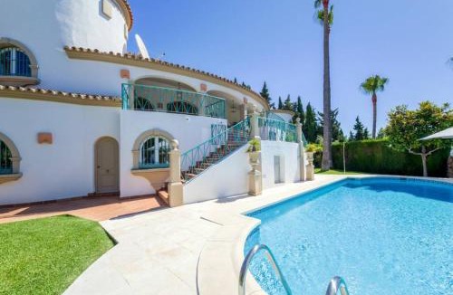 Urbanizacion Hacienda las Chapas Villa | Palatial Villa in Hacienda Las Chapas, Marbella
