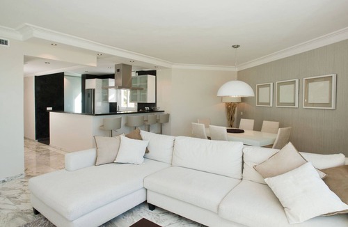 Golden Mile Apartment | Playa Esmeralda - A beautiful beachfront apartment - holiday rental in Marbella - Puerto Banus