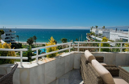Golden Mile Apartment | Playa Esmeralda - A beautiful beachfront apartment - holiday rental in Marbella - Puerto Banus