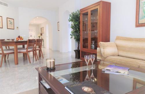 Puerto Banus Apartment | PUERTO BANUS MARBELLA PLAYAS DEL DUQUE