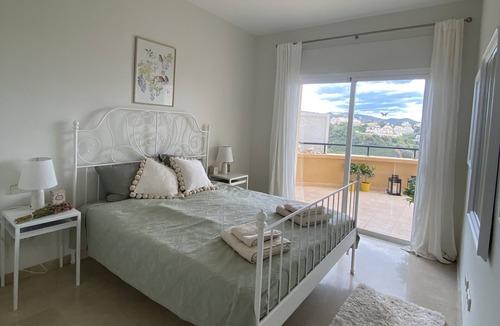 Elviria Apartment | Quiet, charming, newly ren. golf Apartment