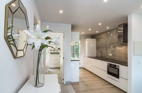 Nueva Andalucia Apartment | SAT2 - Modern 2 bedroom apartment with ocean view