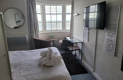 Scarborough Apartment | Sea View flat 4 fast WIFI & FREE parking