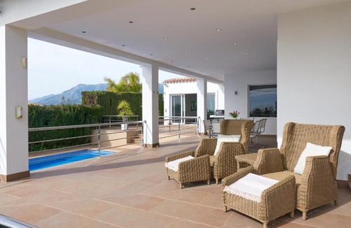 Urbanizacion el Rosario Villa | Sea view modern villa El Rosario Marbella