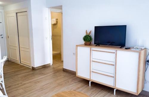 Marbella City Centre Apartment | Skol 242 Excellent One Bedroom Apartment with Sea Views
