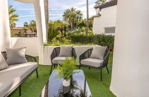 Puerto Banus Apartment | SOPHISTICATED FLAT NEXT TO LUXURIOUS PUERTO BANÚS