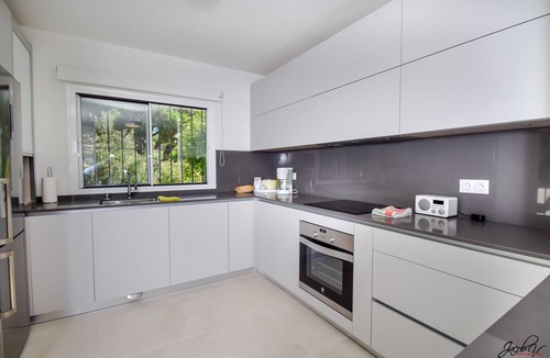 Elviria Villa | Spacious Family Villa with Pool & Sunny Garden