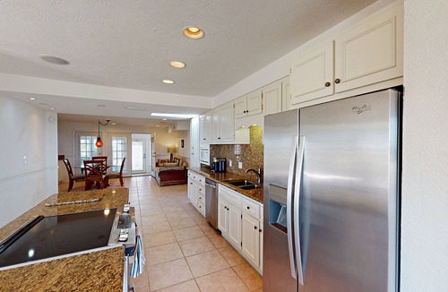 Oakview Heights House | Spacious Oceanfront House has Private Pool, Ocean Deck and Panoramic Ocean Views