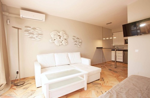 Nikki Beach Apartment | Studio in Marbella beachfront with pool