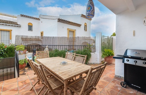 Urbanizacion Costabella House | Stunning andaluzian 3 bedroom house with sea views — 60 meters from the beach