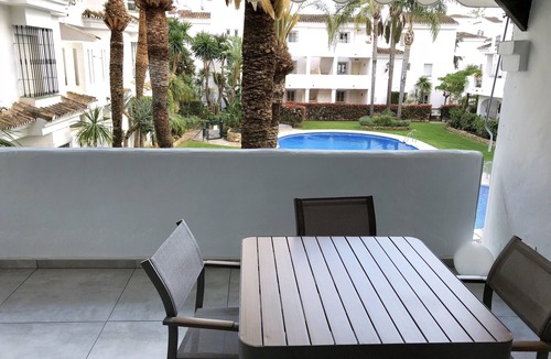 Marbella Apartment | Stylish 2 Bedroom Luxury Apartment in Naranjos Puerto Banus