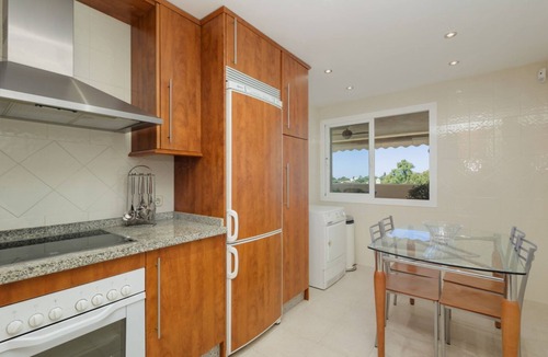 Elviria Apartment | Stylish 3 bedroom flat with sea views in Elviria Marbella