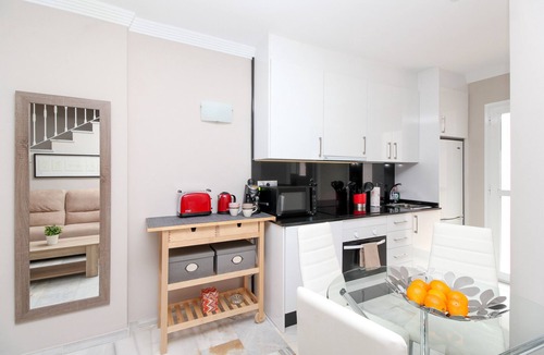 Urbanizacion Hacienda las Chapas House | Stylish townhouse - great resort facilities