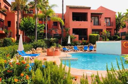 Nikki Beach Apartment | Two-room apartment in Elviria NEAR THE BEACH with parking