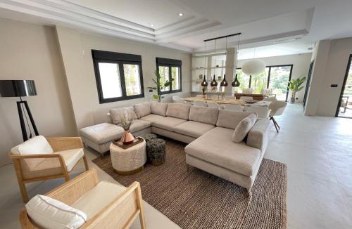 Marbella Villa | ULTIMATE LUXURY DREAM VILLA with 7 BEDROOMS, GYM, SPA and INFINITY POOL