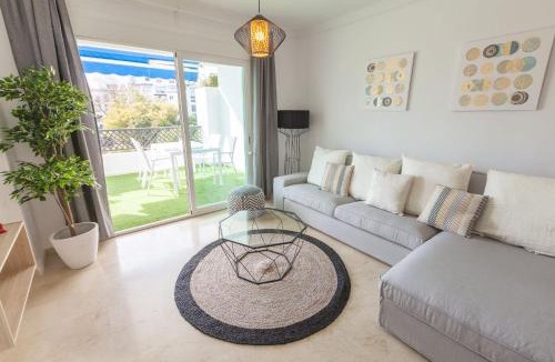 Puerto Banus Apartment | VACATION MARBELLA I Central Puerto Banus Apt, 24-7 Security, a minute from the Marina, The Sea and Luxury Shopping