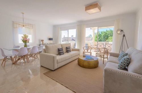 Marbella Apartment | VACATION MARBELLA I Nueva Andalucia golf getaway