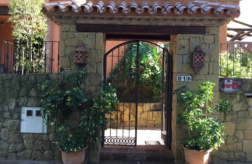 Urbanizacion Pinos Verdes Villa | Very spacious family villa with large private heated pool & beautiful sea views